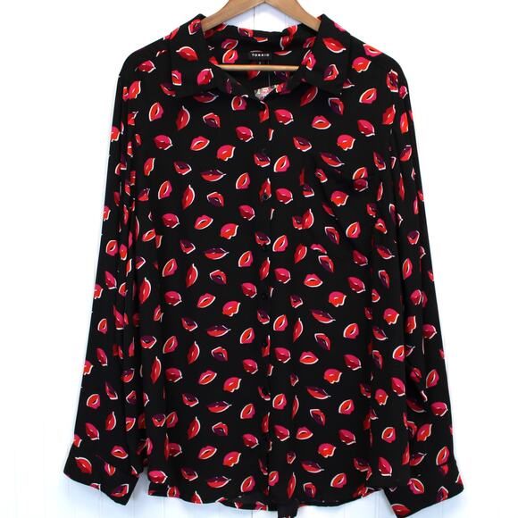 Torrid Plus Size 3X‎ Lizzie Georgette Button Front Blouse Lips Black Pink Red - Picture 1 of 9